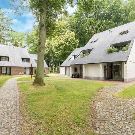 Snug Apartment In Houthalen Oost With Heated Pool Genk Buitenkant foto